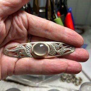 Elegant Silver Brooch with moonstone